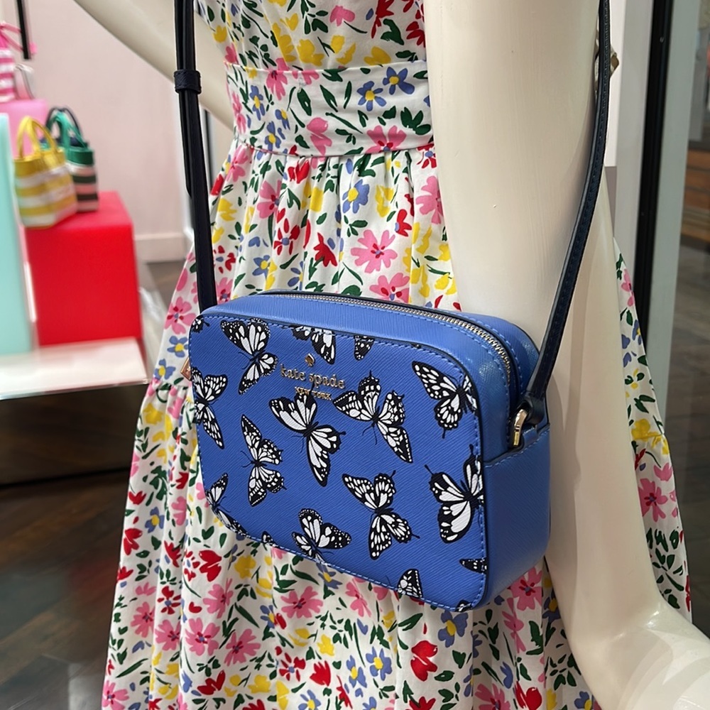 Kate Spade Staci Butterfly Sky Printed Mini Camera Bag,
Blue Multi
NWT - Picture 15 of 16